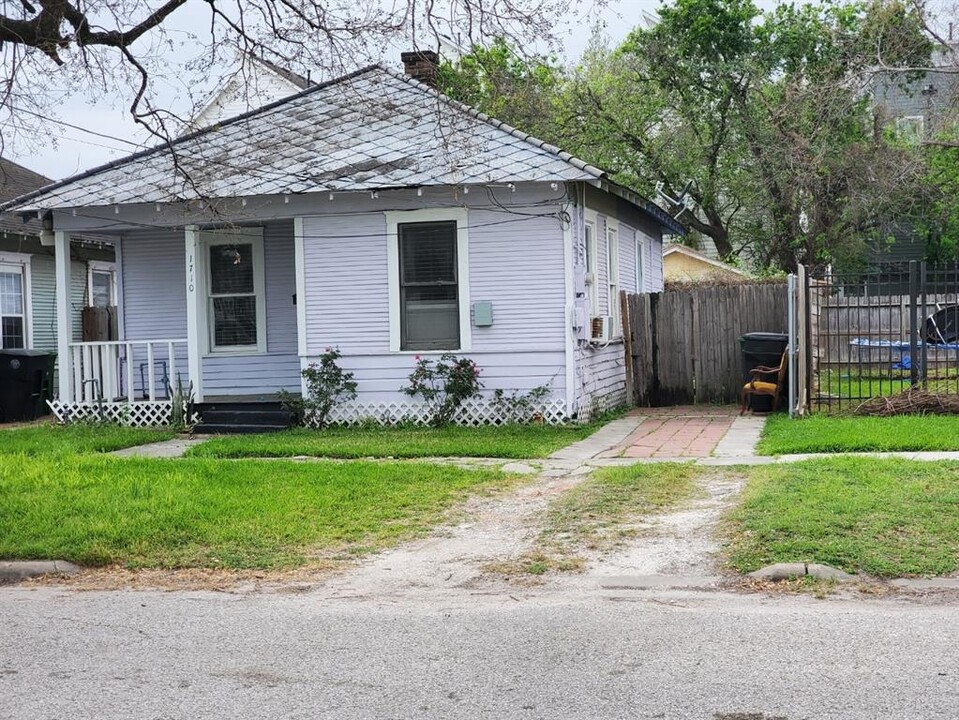 1710 Sampson St in Houston, TX - Building Photo