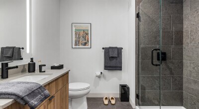 226 E Grand Ave in Chicago, IL - Building Photo - Building Photo