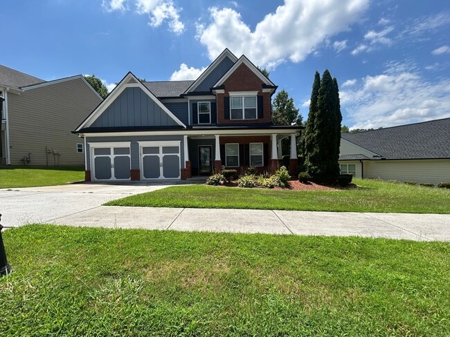 2405 Village Green Dr