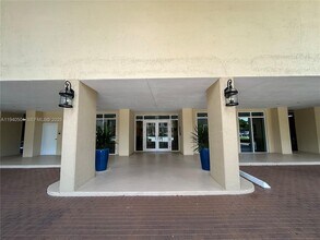 117 NW 42nd Ave in Miami, FL - Building Photo - Building Photo