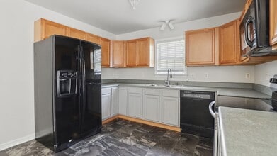 6107 Moonlight Dr in Richmond, VA - Building Photo - Building Photo