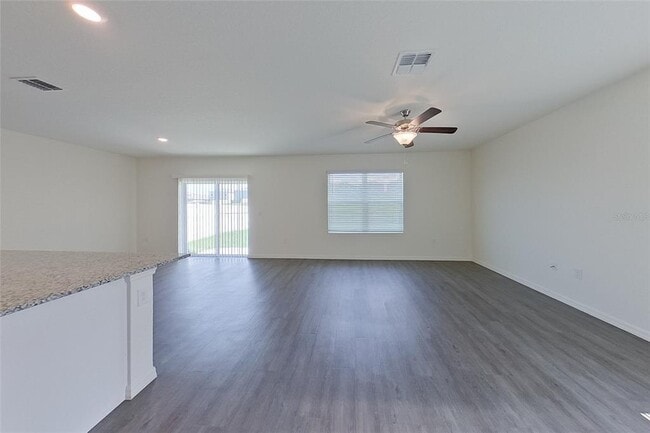 32150 Katelin Cir in Leesburg, FL - Building Photo - Building Photo