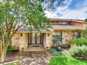 1713 Bay Hill Dr in Austin, TX - Building Photo - Building Photo