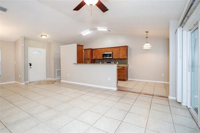 2408 Denn John Ln in Kissimmee, FL - Building Photo - Building Photo