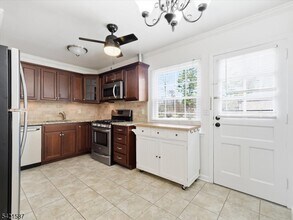 115 Pitney Pl in Morristown, NJ - Building Photo - Building Photo