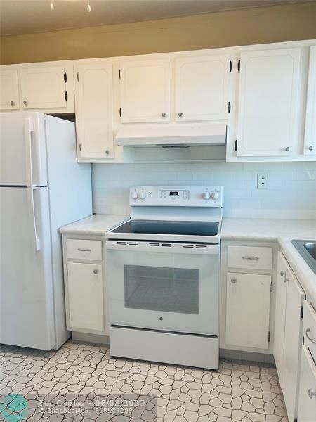 property at 8515 Sunrise Lakes Blvd