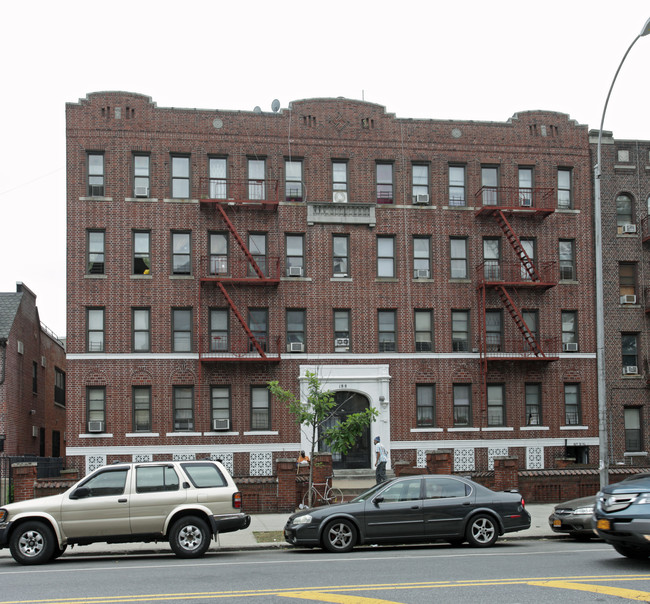 188 Linden Blvd in Brooklyn, NY - Foto de edificio - Building Photo