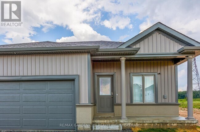 34 Bounty Ave in Thorold, ON - Building Photo - Building Photo