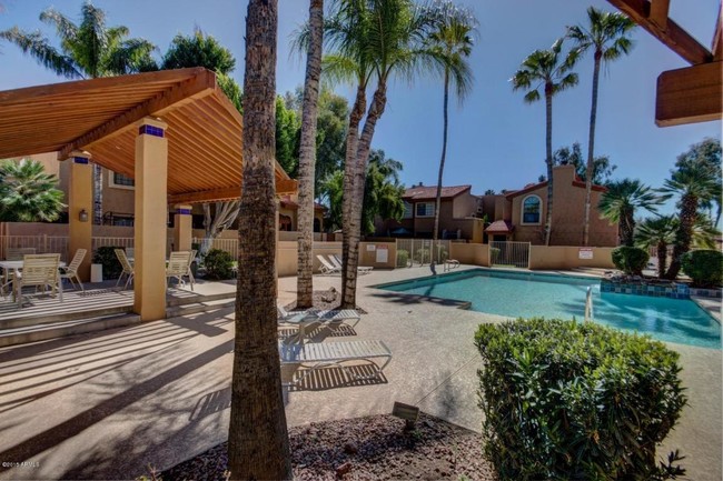 Las Hadas Villas in Scottsdale, AZ - Building Photo - Building Photo