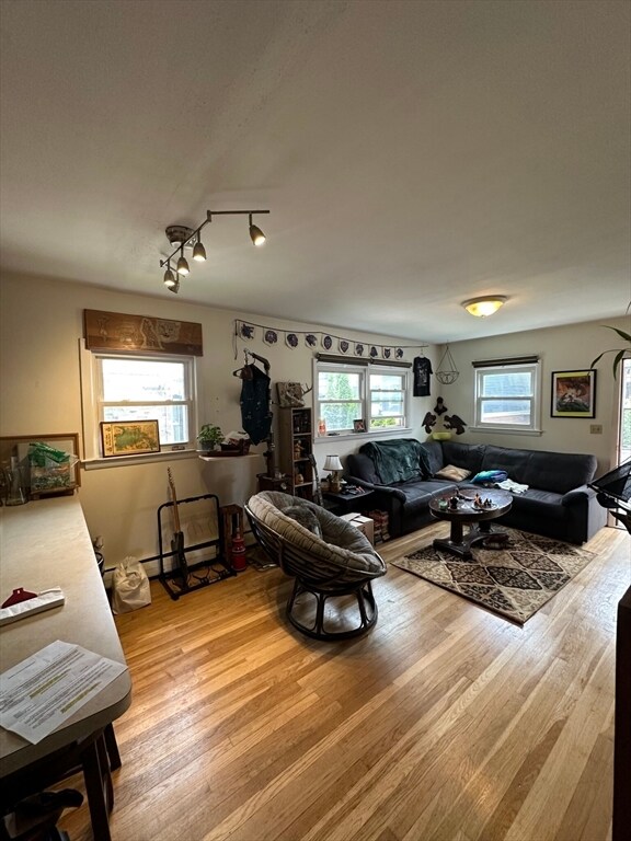property at 8 Newton St