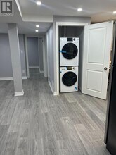 192 Willowbrook Dr in Whitby, ON - Building Photo - Building Photo