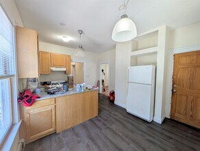 393 Washington St, Unit 2 in Somerville, MA - Building Photo - Building Photo