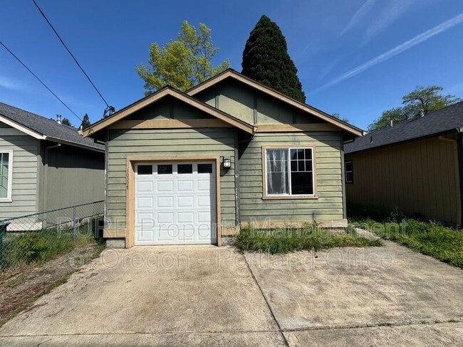 property at 10007 SE Amherst St