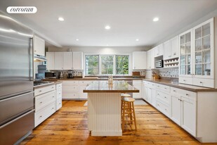 39 Wyandanch Ln in Amagansett, NY - Building Photo - Building Photo