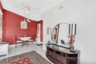 8101 Abbott Ave-Unit -13 in Miami Beach, FL - Building Photo - Building Photo