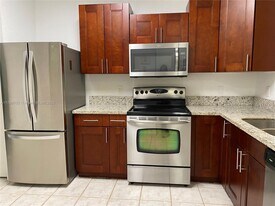 4114 Forest Dr in Weston, FL - Building Photo