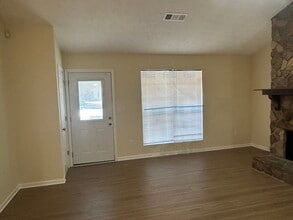 5538 Summer Ln in Atlanta, GA - Foto de edificio - Building Photo