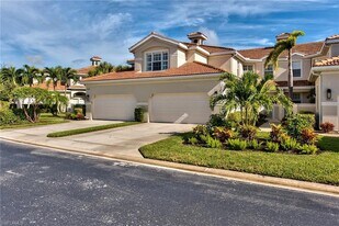 3296 Twilight Ln, Unit 6202 in Naples, FL - Building Photo