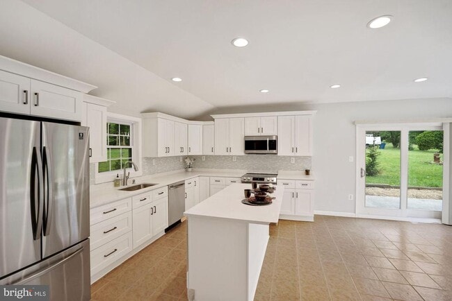 9101 Old Keene Mill Rd in Springfield, VA - Building Photo - Building Photo