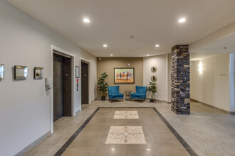 Lexington Court Apartments in Langley Twp, BC - Building Photo - Lobby