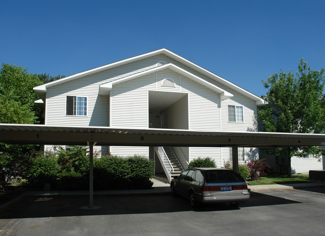 4810 N Fortune Ln in Boise, ID - Foto de edificio - Building Photo