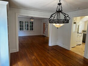 2046 N Highland Ave in Los Angeles, CA - Building Photo - Building Photo