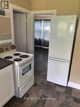 5108 Montrose Rd in Niagara Falls, ON - Building Photo - Building Photo