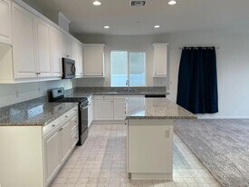 7717 River Gulch Rd in Riverside, CA - Building Photo