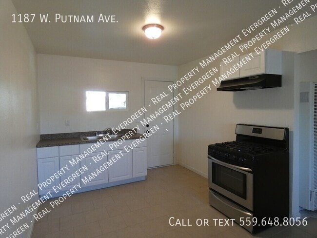 1187 W Putnam Ave in Porterville, CA - Building Photo - Building Photo