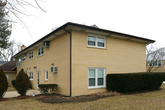 1510 E Northwest Hwy in Arlington Heights, IL - Building Photo - Building Photo