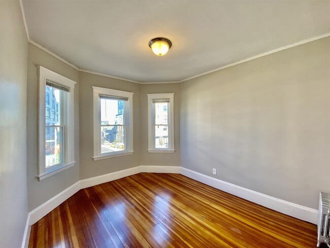 36 North Beacon St, Unit 2 in Boston, MA - Building Photo - Building Photo