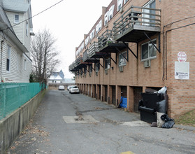 324 Palisade Ave in Yonkers, NY - Building Photo - Building Photo