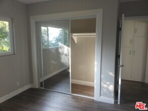 213 S Alexandria Ave in Los Angeles, CA - Building Photo - Building Photo