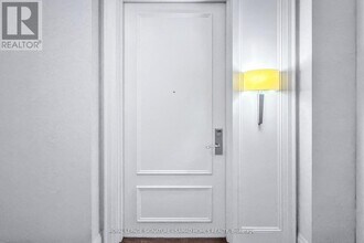 10 Bloorview Pl in Toronto, ON - Building Photo - Building Photo