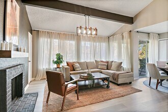 12400 Overbrook Ln in Houston, TX - Building Photo - Building Photo