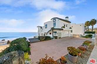 31626 E Sea Level Dr in Malibu, CA - Building Photo - Building Photo