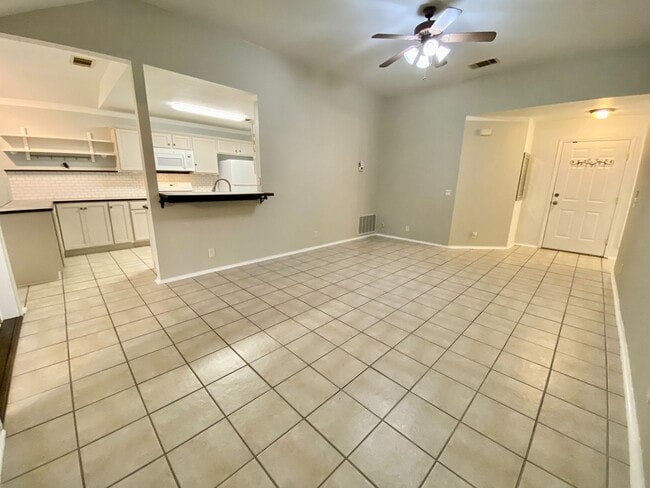 140 Llama Loop in Kyle, TX - Foto de edificio - Building Photo