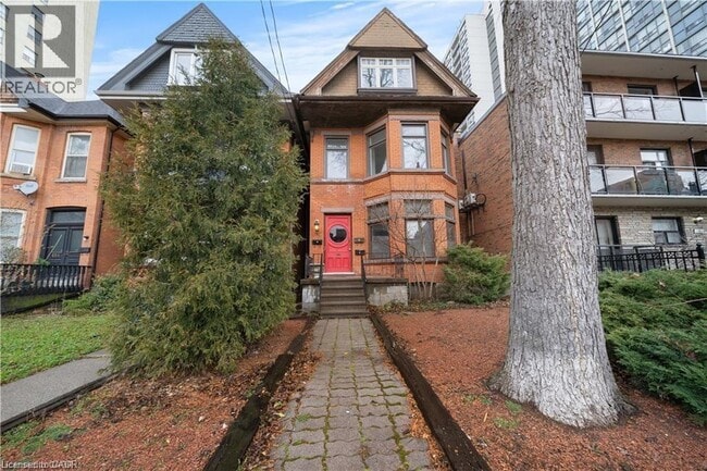 property at 120 Robinson St