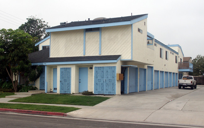 2501 Florida St in Huntington Beach, CA - Building Photo - Building Photo