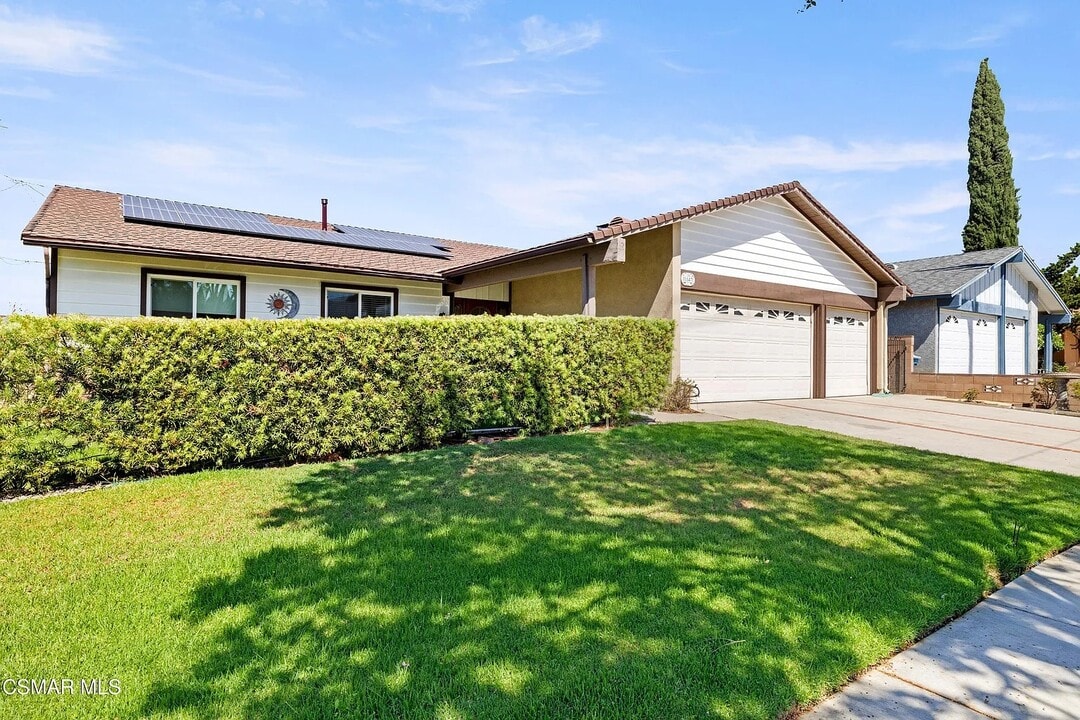 1847 Fitzgerald Rd in Simi Valley, CA - Building Photo