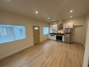 6612 Telegraph Ave in Oakland, CA - Building Photo - Building Photo