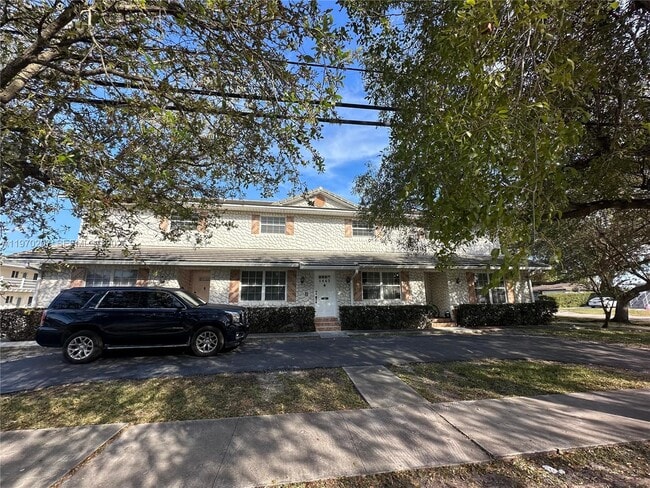 1445 Grant St in Hollywood, FL - Building Photo - Building Photo