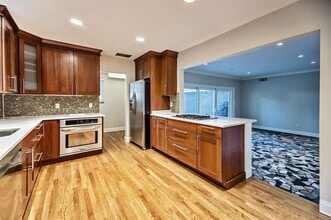 5209 Walnut Grove Rd in Memphis, TN - Building Photo - Building Photo