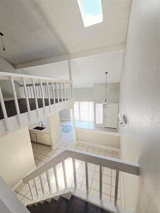12625 Newbrook Dr in Houston, TX - Building Photo