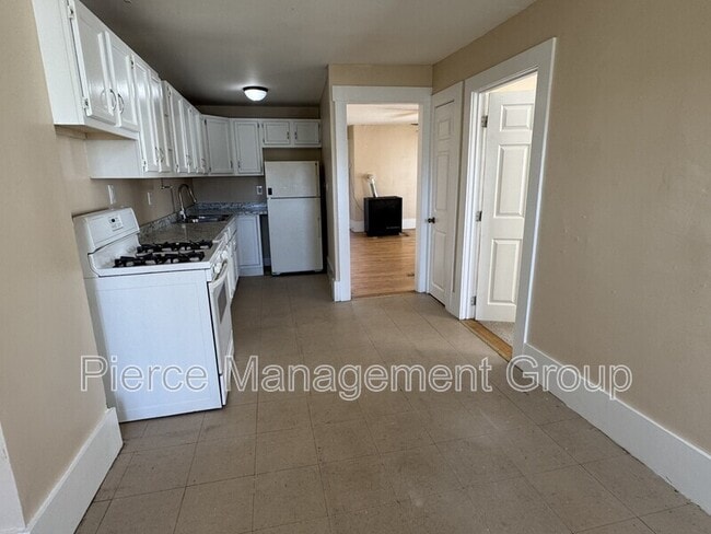 property at 521 Massabesic St