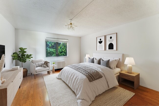 1150 River Rd in Edgewater, NJ - Building Photo - Building Photo