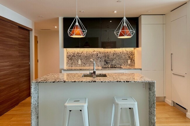 property at 1450 Boul. René-Lévesque O