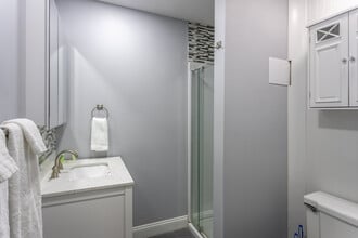 The 797 Building in Akron, OH - Foto de edificio - Interior Photo