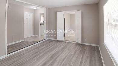 1024 Hallwood Loop in Brandon, FL - Building Photo - Building Photo