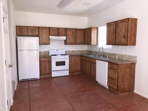 1703 Lomas Blvd NW in Albuquerque, NM - Building Photo - Building Photo